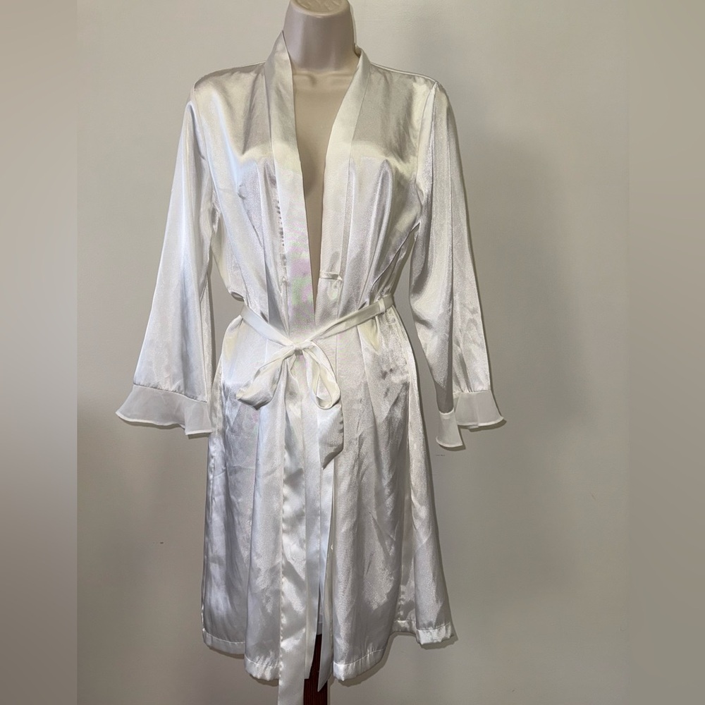 Apt. 9 (Small) White Polyester Ruffle//Flowy Robe